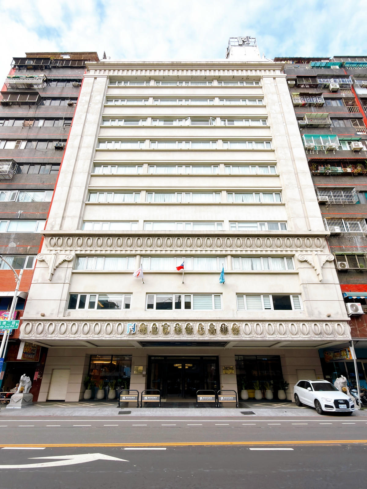 【高雄住宿分享】鮪魚家族飯店.高雄館 Fish Hotel Kaohsiung|地點好、親子友善、高雄旅遊安心選擇 - 第2張圖 鮪魚家族飯店 高雄館