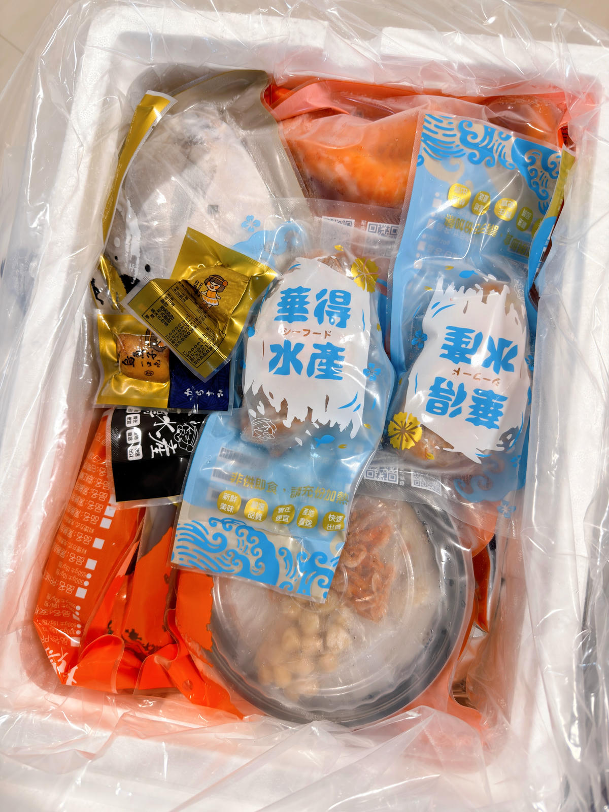 【2026年菜預購推薦】華得水產8件組年菜開箱|廚藝不精也能過關.選料對了就贏一半的東港圍爐/東港年菜推薦、高CP值年菜推薦 - 第2張圖 華得水產 年菜開箱