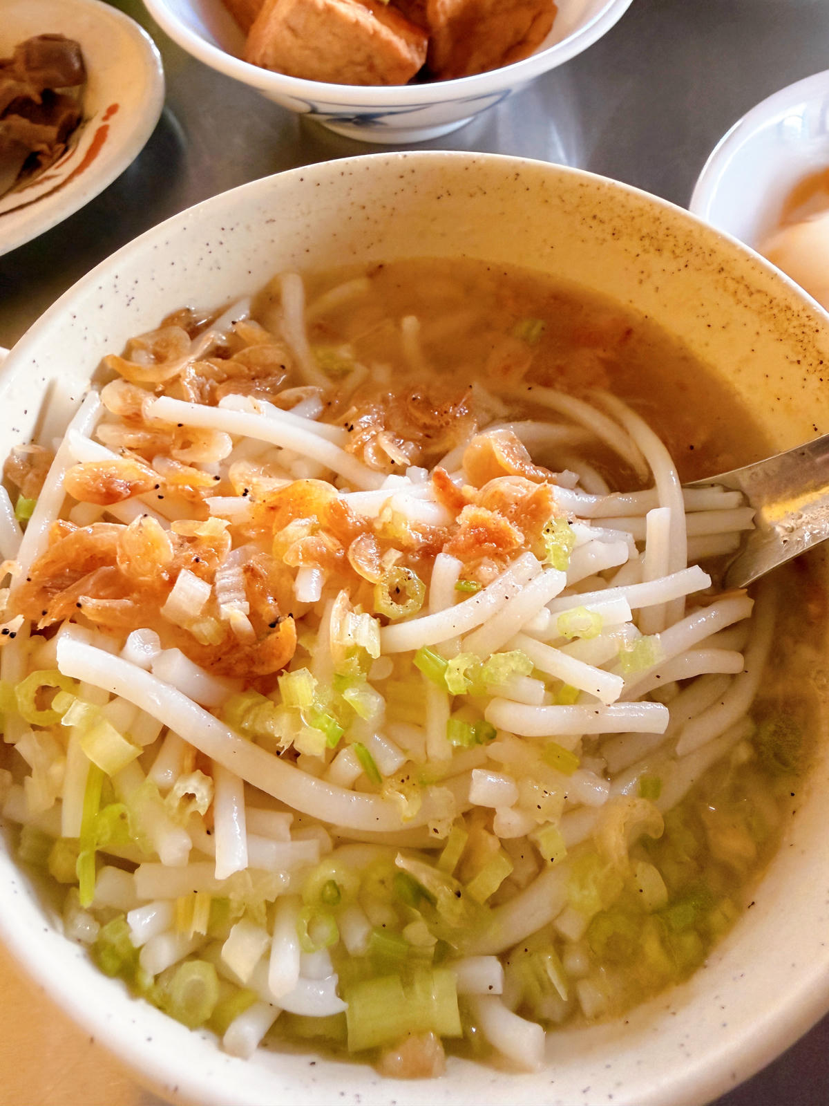 【高雄三民區美食】宝媽涼麵|涼麵醬汁清爽料多澎派+台北古早味米粉湯/高雄涼麵推薦 - 第25張圖 高雄三民區美食 宝媽涼麵
