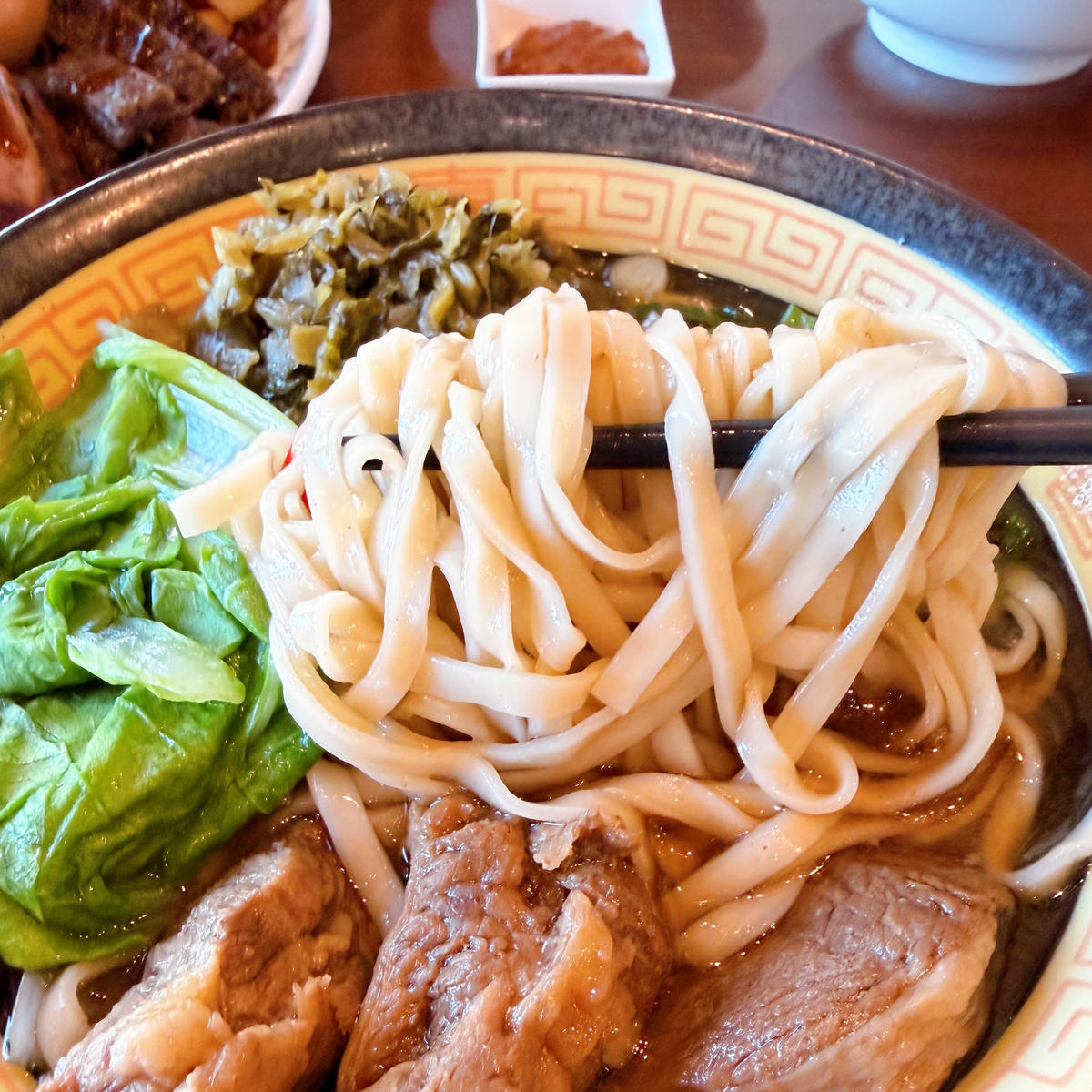 【高雄鳳山美食】江北食堂風味外省麵|湯乾淨麵有勁.最耐吃的手工外省麵/鳳山高中對面平日也客滿的外省麵 - 第18張圖 高雄鳳山 江北食堂風味外省麵