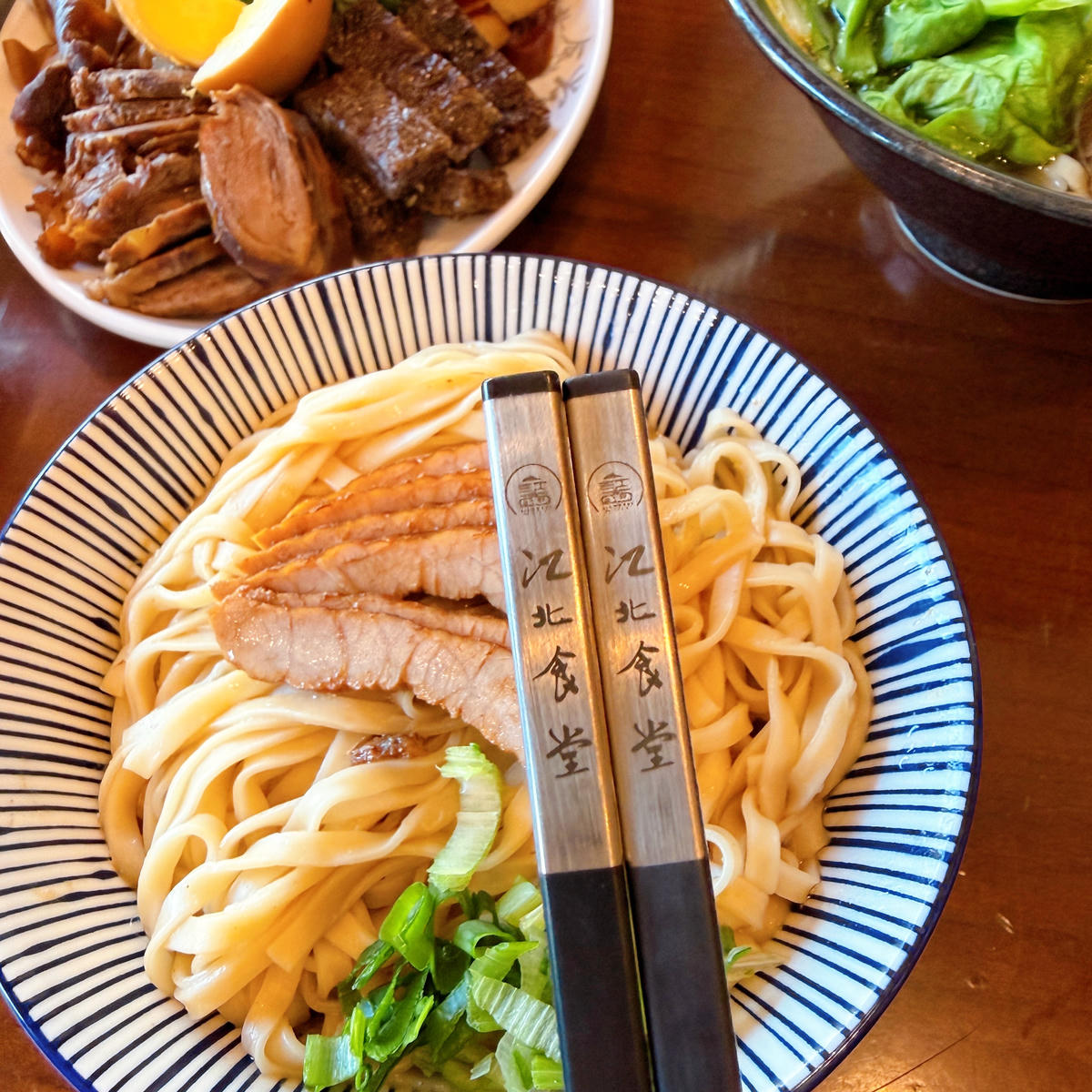 【高雄鳳山美食】江北食堂風味外省麵|湯乾淨麵有勁.最耐吃的手工外省麵/鳳山高中對面平日也客滿的外省麵 - 第14張圖 高雄鳳山 江北食堂風味外省麵