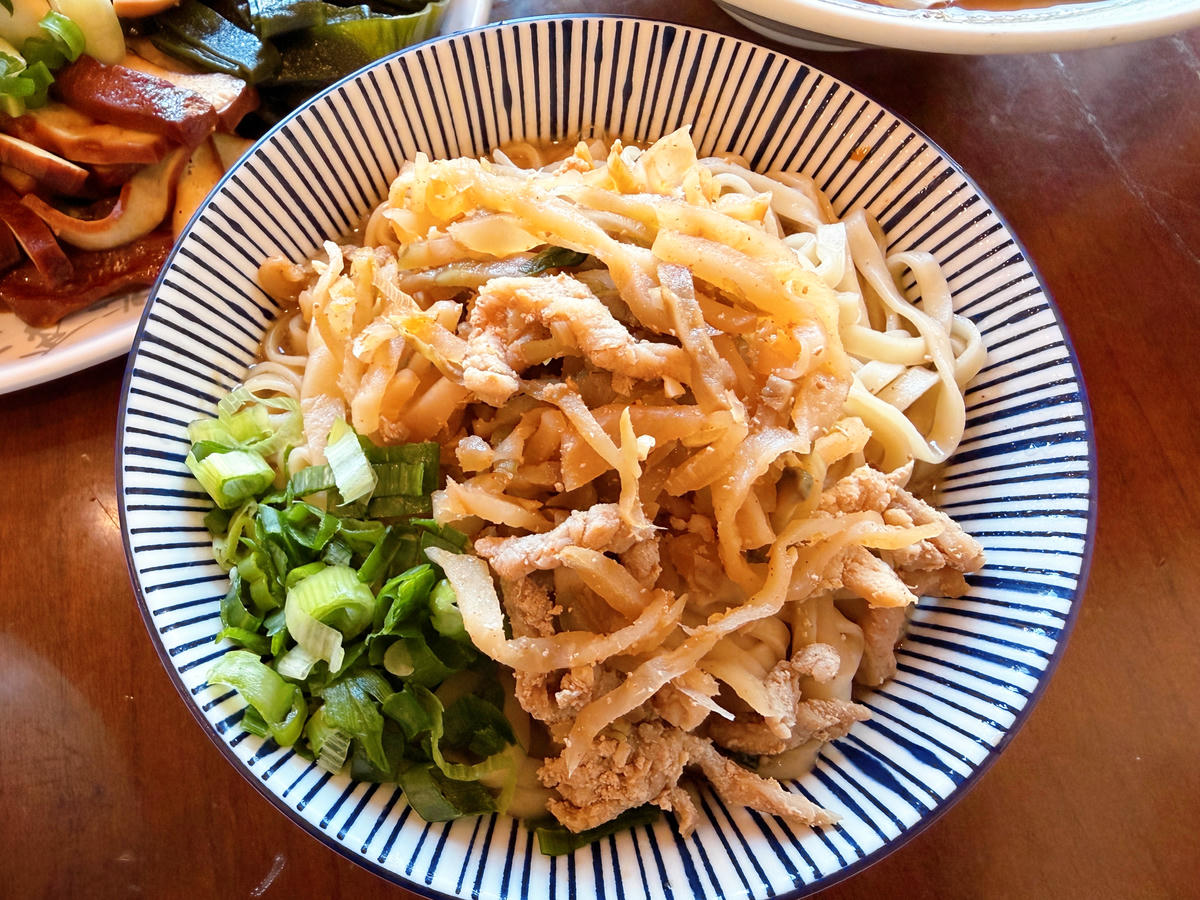 【高雄鳳山美食】江北食堂風味外省麵|湯乾淨麵有勁.最耐吃的手工外省麵/鳳山高中對面平日也客滿的外省麵 - 第23張圖 高雄鳳山 江北食堂風味外省麵