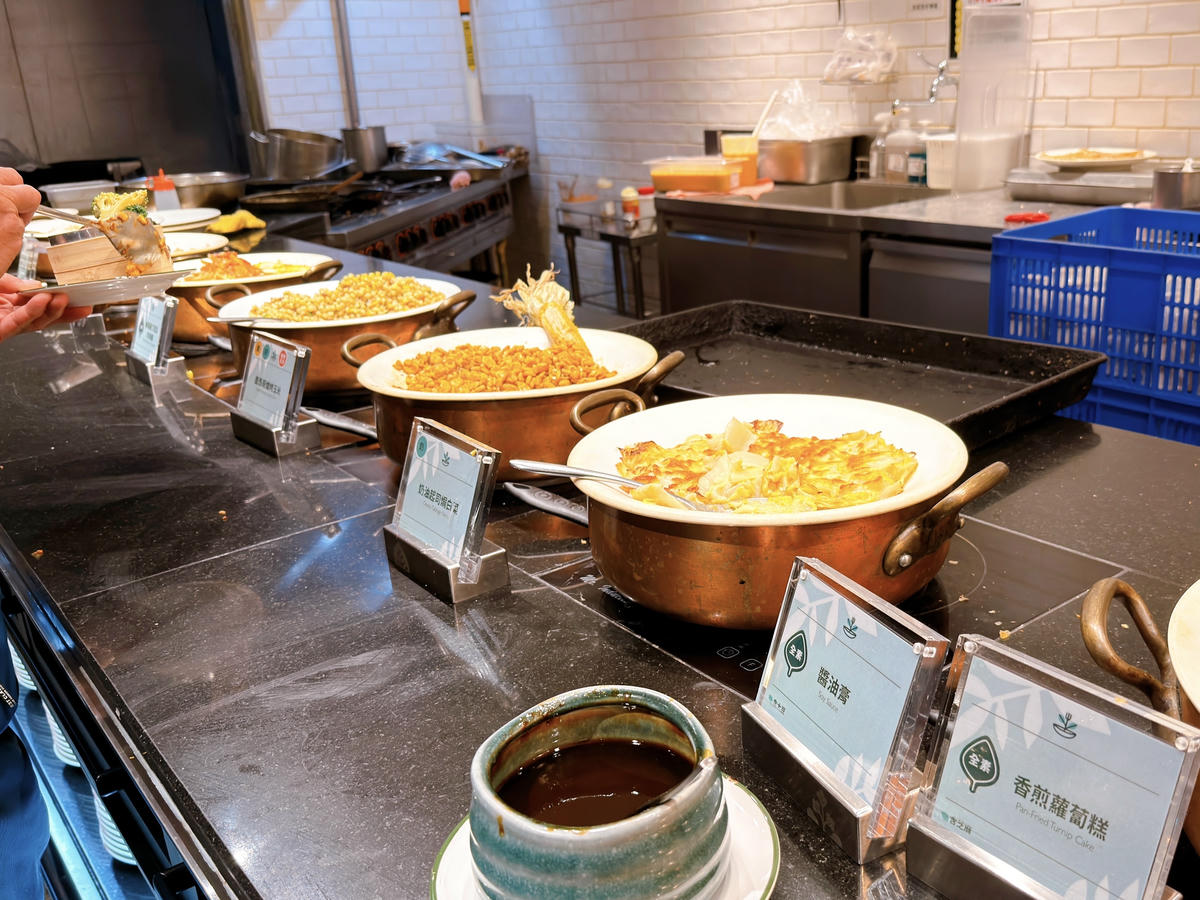 【高雄蔬食吃到飽】果然匯.高雄夢時代店|素食界的頂級Buffet.多國蔬食饗宴/一次吃遍世界的蔬食餐桌 - 第25張圖 果然匯 高雄夢時代店