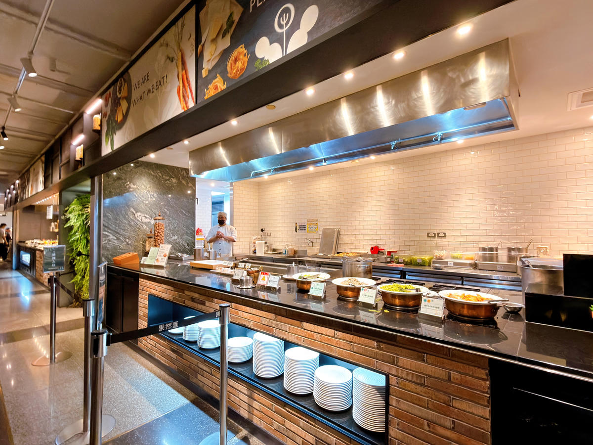 【高雄蔬食吃到飽】果然匯.高雄夢時代店|素食界的頂級Buffet.多國蔬食饗宴/一次吃遍世界的蔬食餐桌 - 第23張圖 果然匯 高雄夢時代店