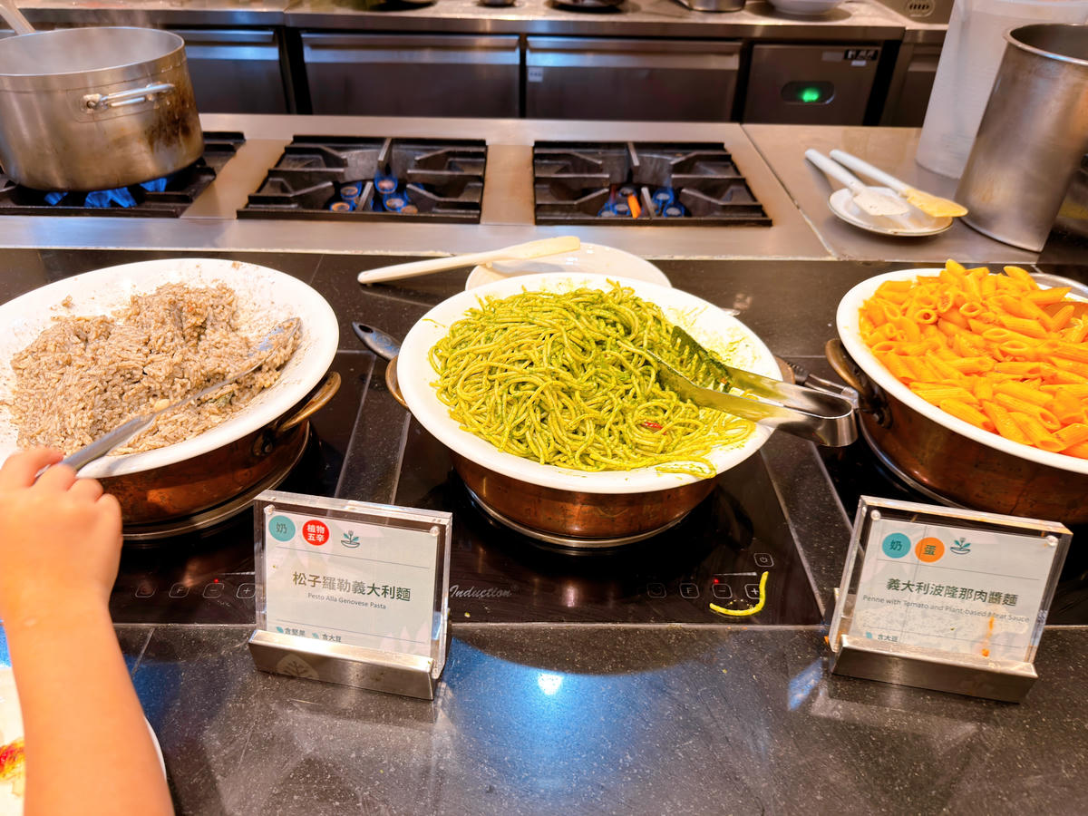 【高雄蔬食吃到飽】果然匯.高雄夢時代店|素食界的頂級Buffet.多國蔬食饗宴/一次吃遍世界的蔬食餐桌 - 第24張圖 果然匯 高雄夢時代店