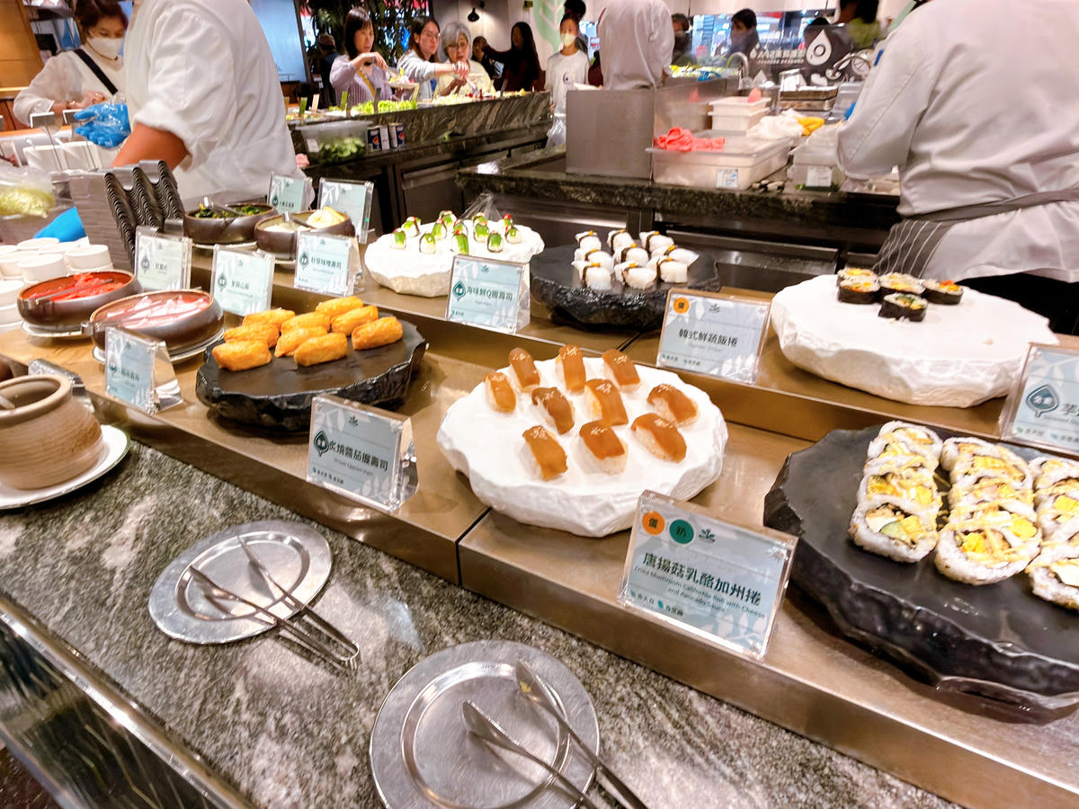 【高雄蔬食吃到飽】果然匯.高雄夢時代店|素食界的頂級Buffet.多國蔬食饗宴/一次吃遍世界的蔬食餐桌 - 第13張圖 果然匯 高雄夢時代店