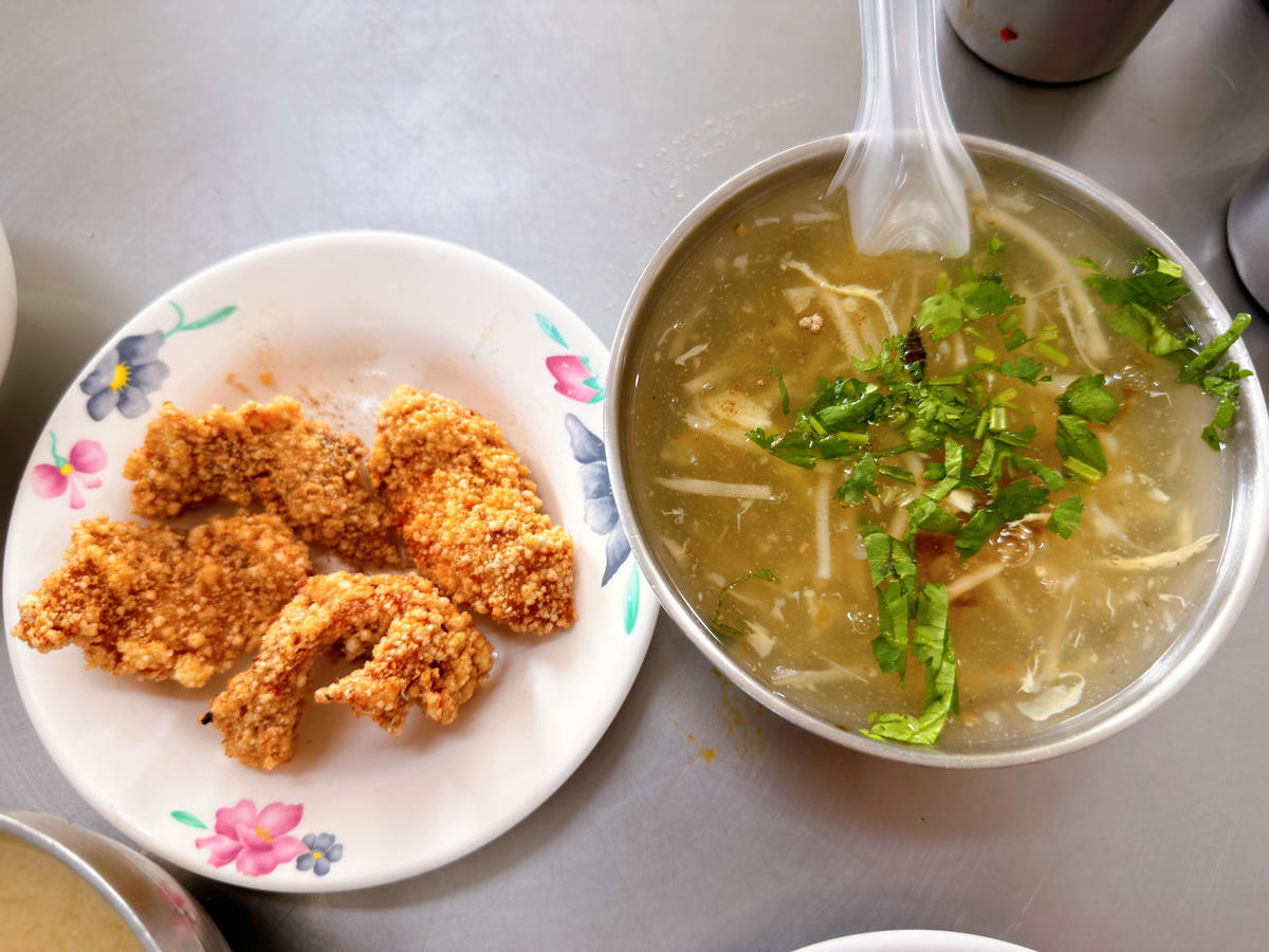 高雄前鎮 古早味碗粿土魠魚羹