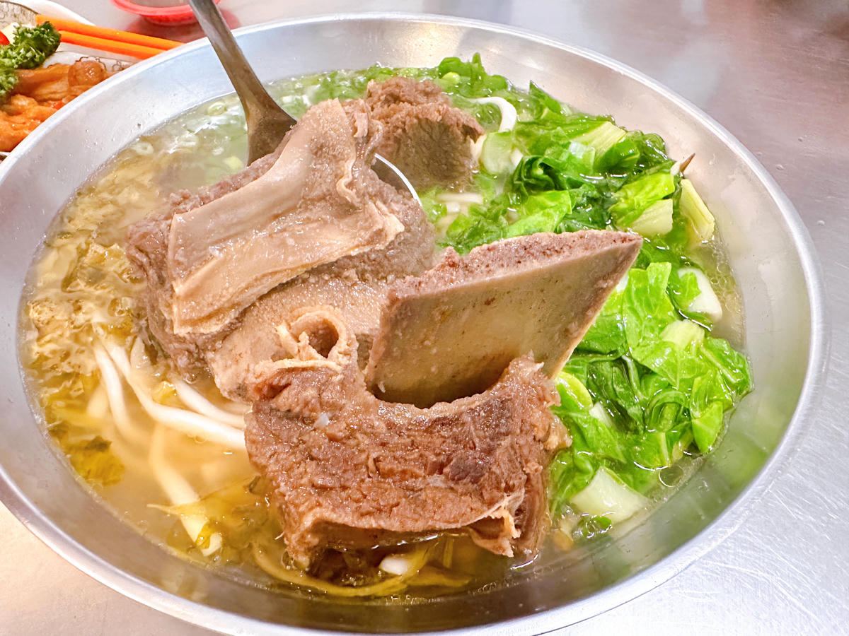 花蓮鳳林鎮 孫叔叔牛骨牛肉麵