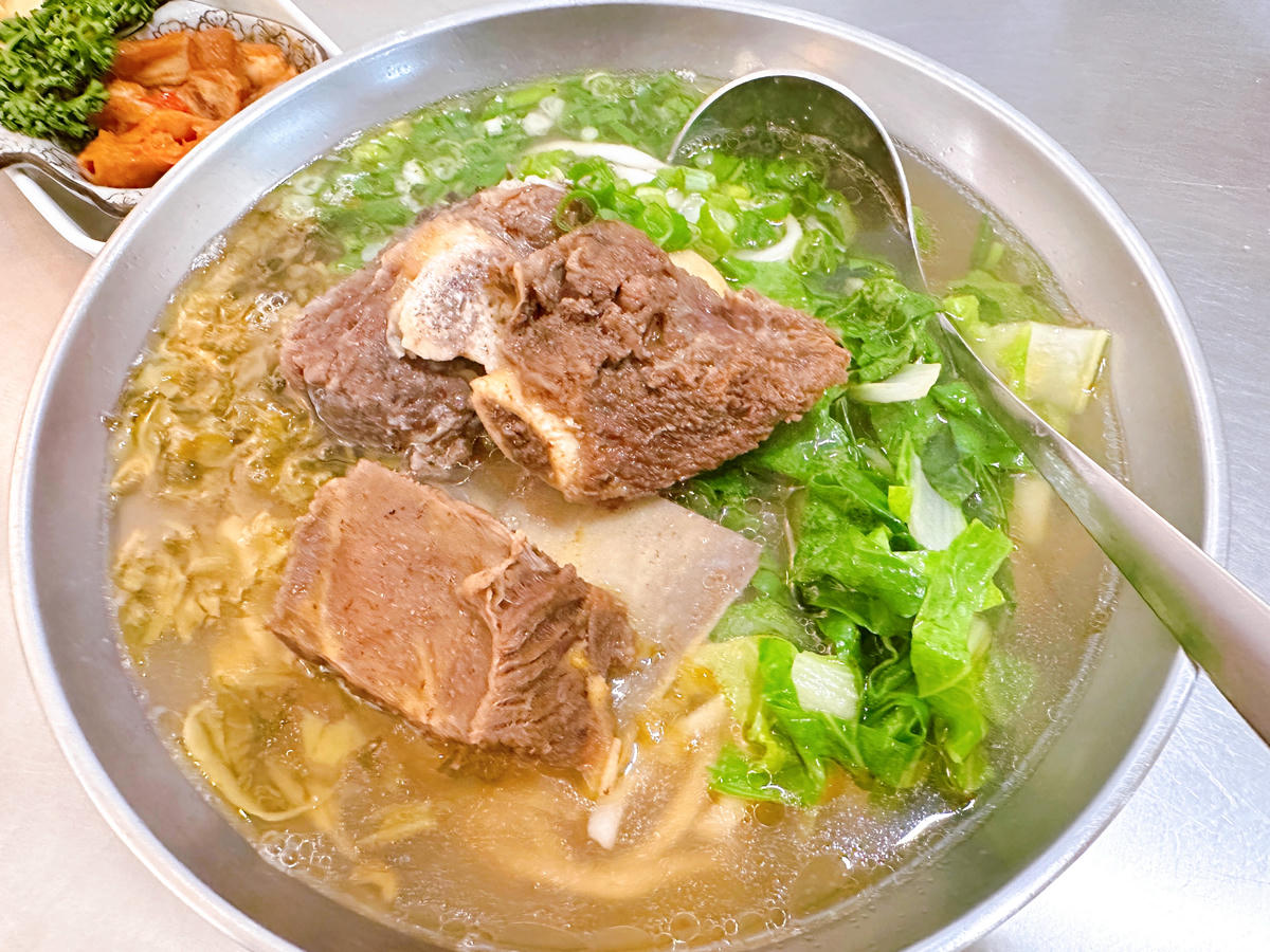 【花蓮鳳林美食】孫叔叔牛骨牛肉麵|鳳林小鎮裡的乾淨美味驛站 - 第6張圖 花蓮鳳林鎮 孫叔叔牛骨牛肉麵