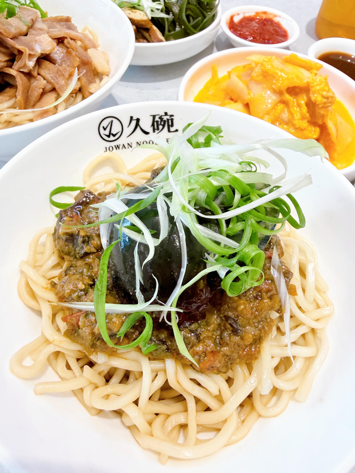 【高雄楠梓必吃麵店】久碗Jowan台味麵舖|燒肉蔥油拌麵、皮蛋花椒拌麵,台積電美食新選擇 - 第15張圖 楠梓 久碗台味麵舖