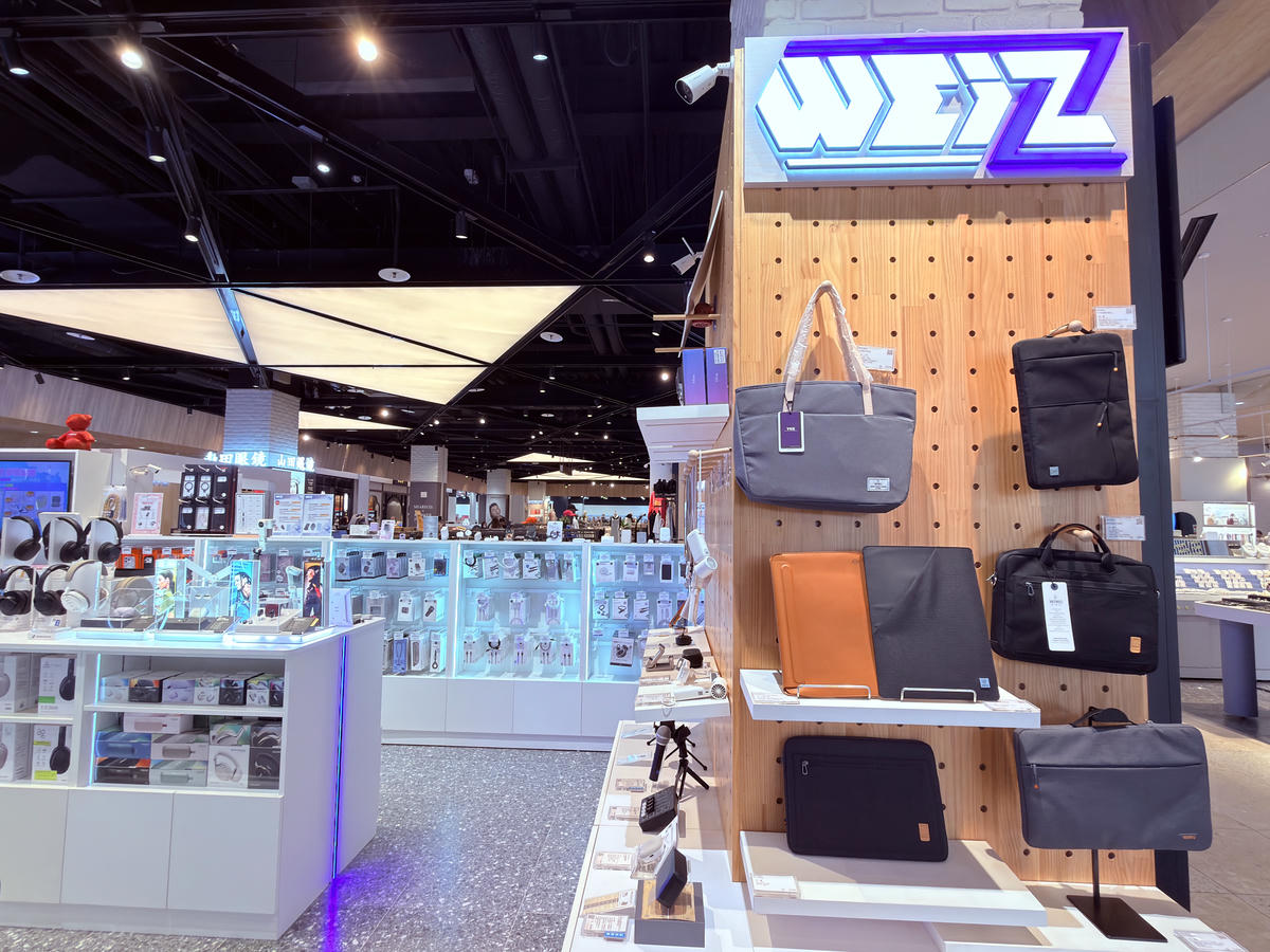 WEiZ高雄旗艦店 岡山樂購廣場