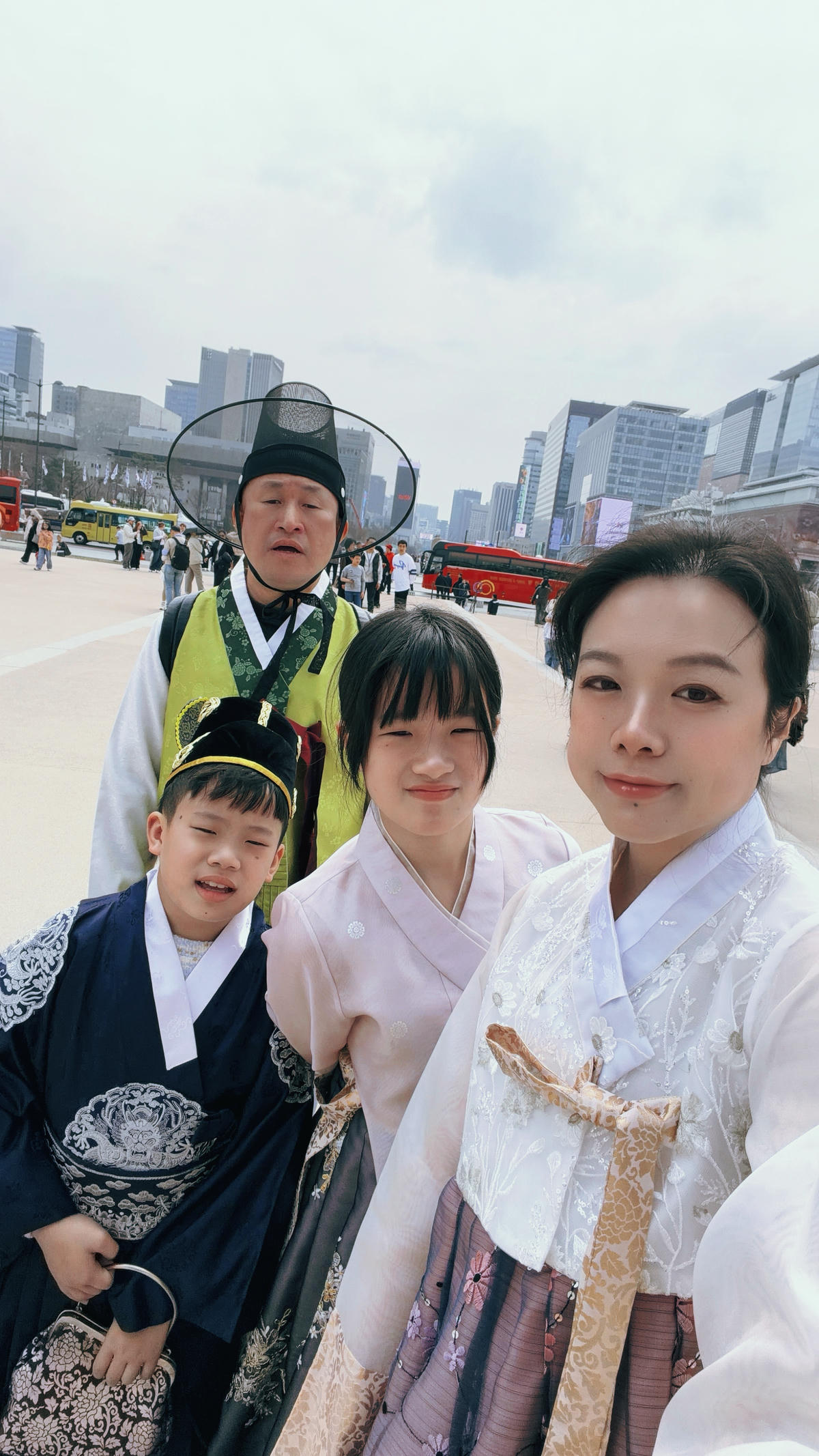 【韓國首爾旅遊】首爾景福宮韓服體驗|不預約直接現場選,輕鬆拍完的真實心得 - 第17張圖 首爾景福宮韓服體驗