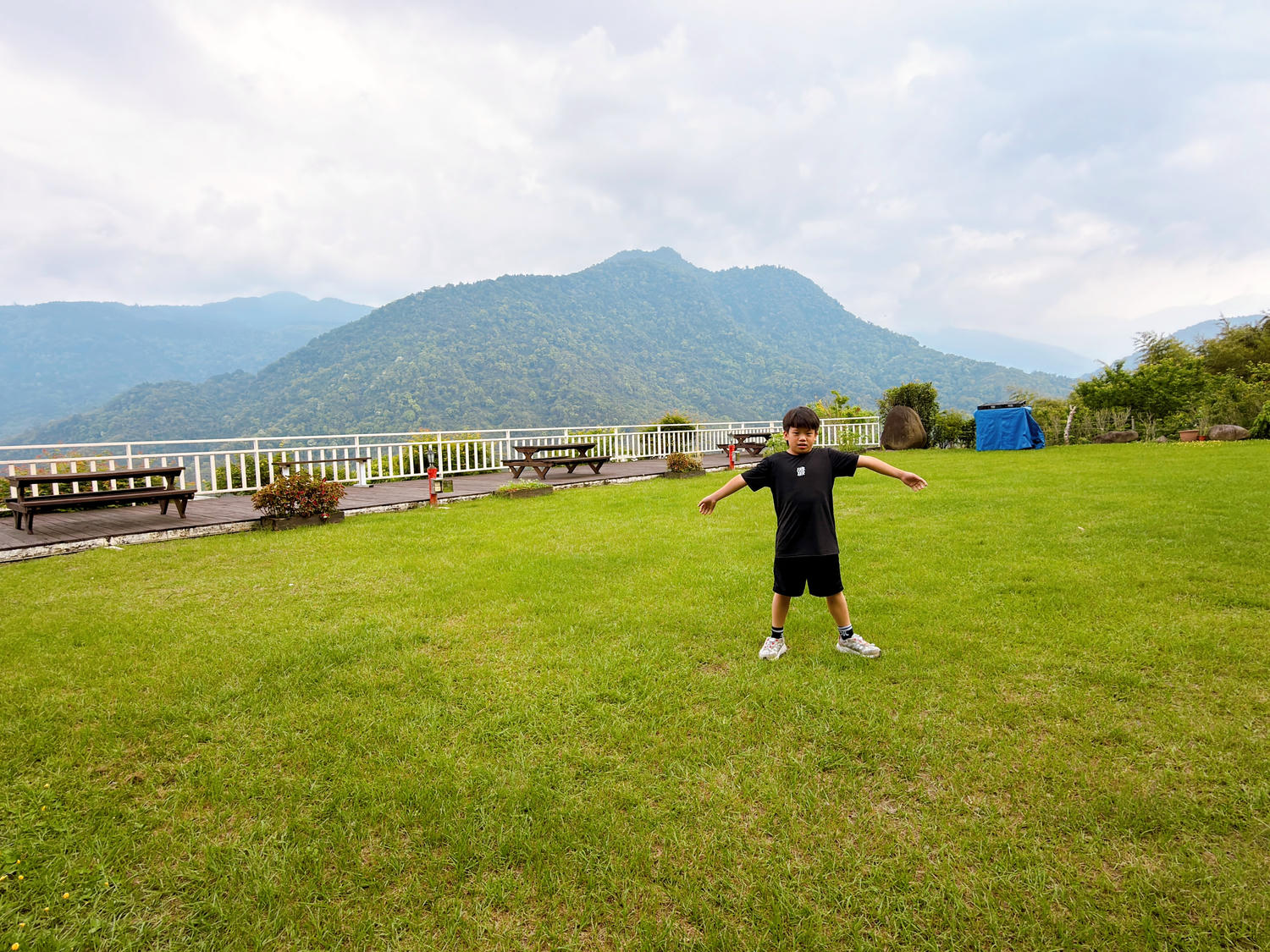 【一泊二食懶人露營推薦】新竹尖石夢田營區開箱|帶孩子住進山裡,奢華帳開箱+雲霧山景一次收 - 第5張圖 新竹尖石夢田營區 懶人露營