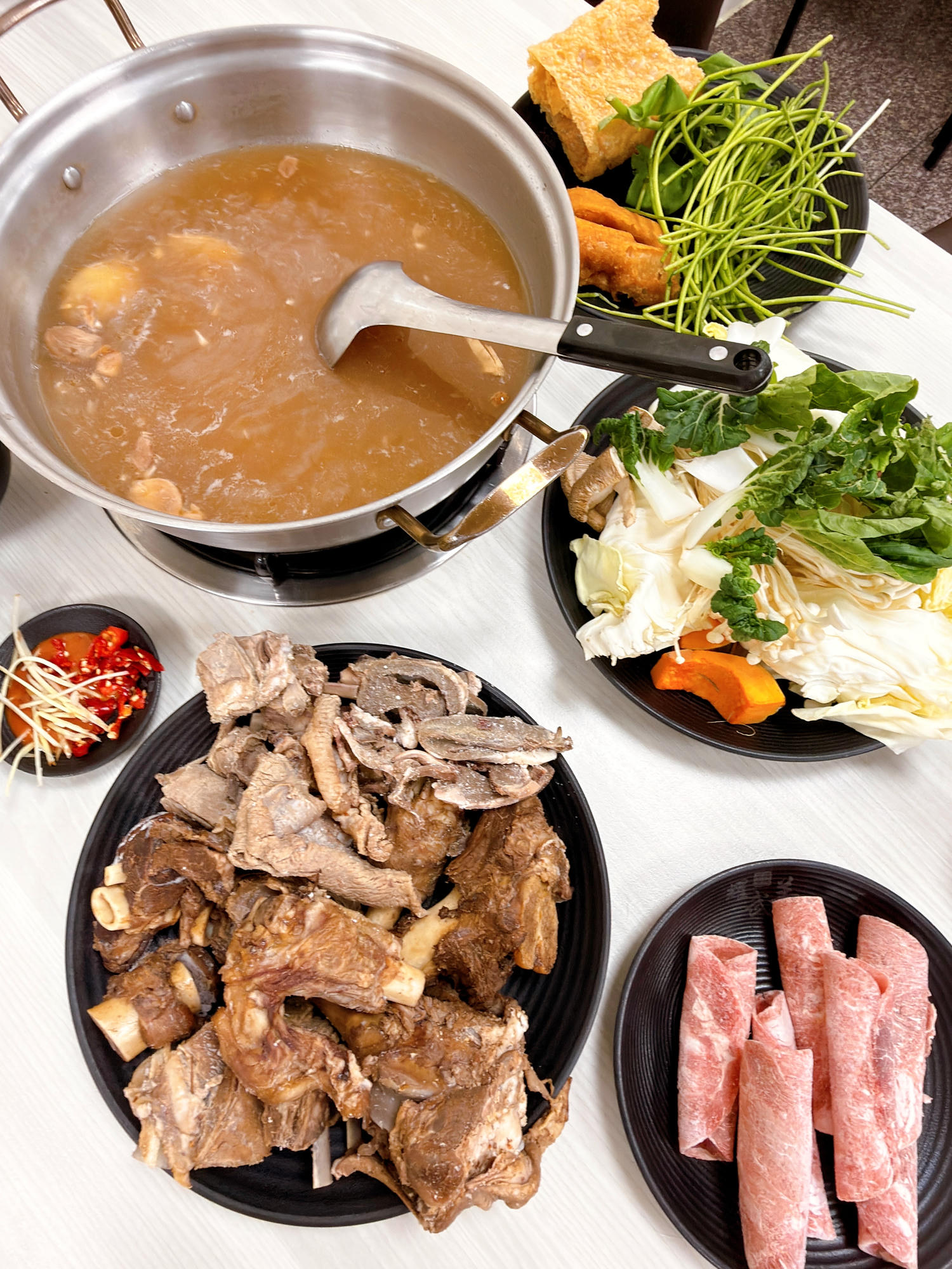 【高雄羊肉爐吃到飽】耀武羊威羊肉爐火鍋吃到飽.鳳山店|羊肉控必收!六種湯頭+羊大骨吃到飽.聚餐直接約這間.鳳山吃到飽推薦 - 第36張圖 高雄 耀武羊威羊肉爐火鍋吃到飽