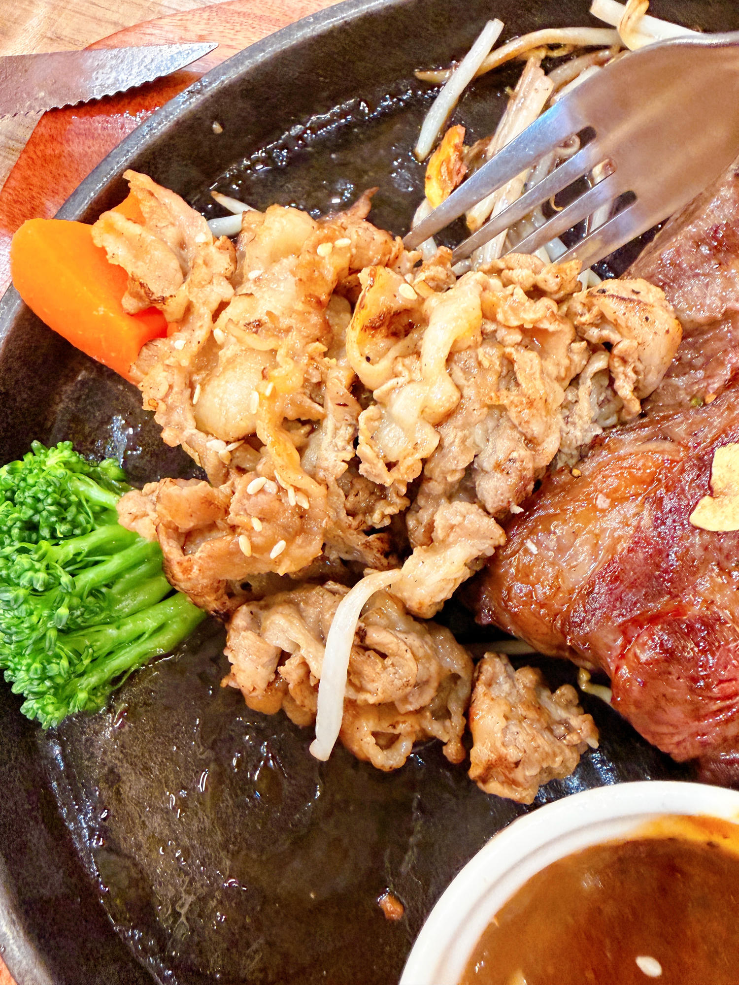 【高雄牛排吃到飽推薦】牛室炙燒牛排.高雄鳳山店|牛排+超狂自助吧一次滿足!現烤披薩、炸物、台菜、甜點通通吃到飽 - 第36張圖 牛室炙燒牛排 高雄鳳山店